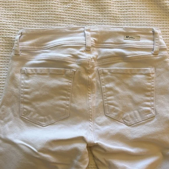 Kut from the Kloth white cropped Jeans. Cameron straight leg. Mid rise - Picture 9 of 14